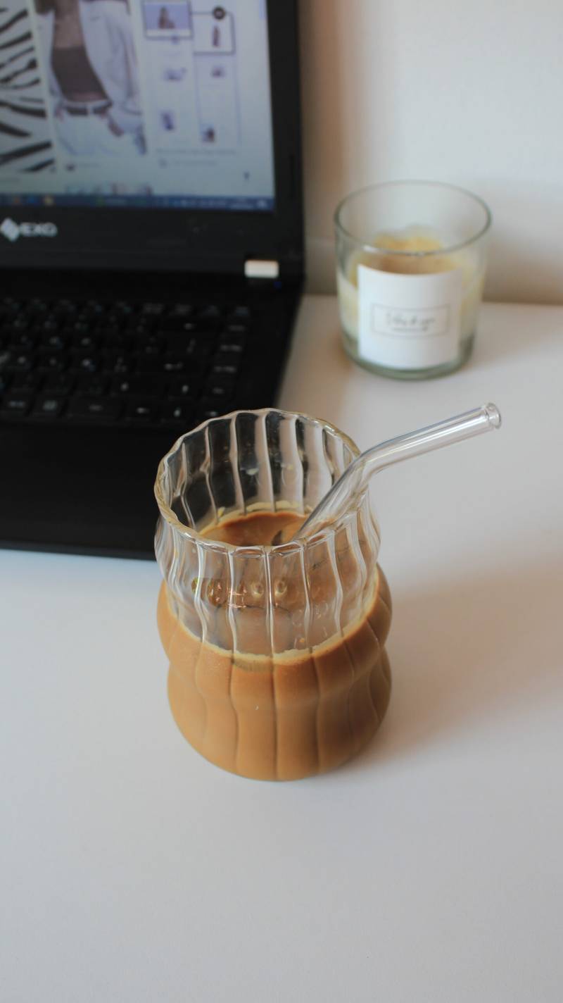 Wave Shape Glass Mug